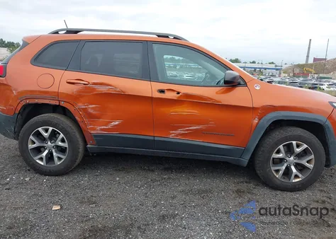 2016 Jeep Cherokee Trailhawk z USA, uszkodzony, nr VIN 1C4PJMBS6GW131829